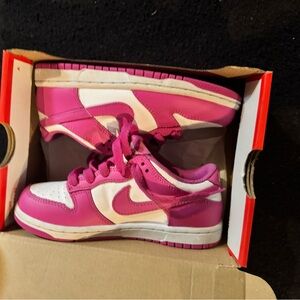Girls Nike dunk